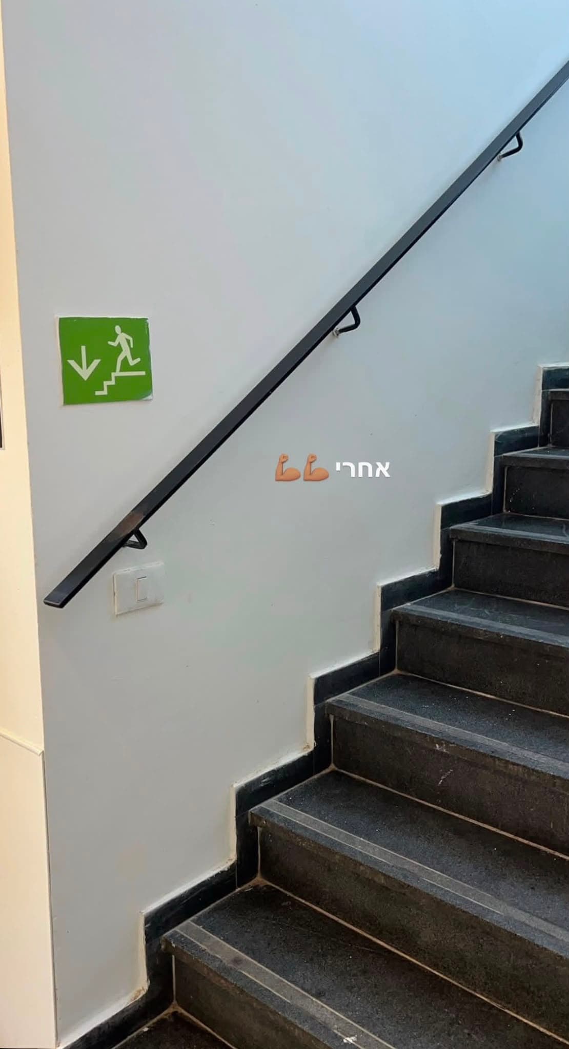 חדר מדרגות — אחרי השיפוץ